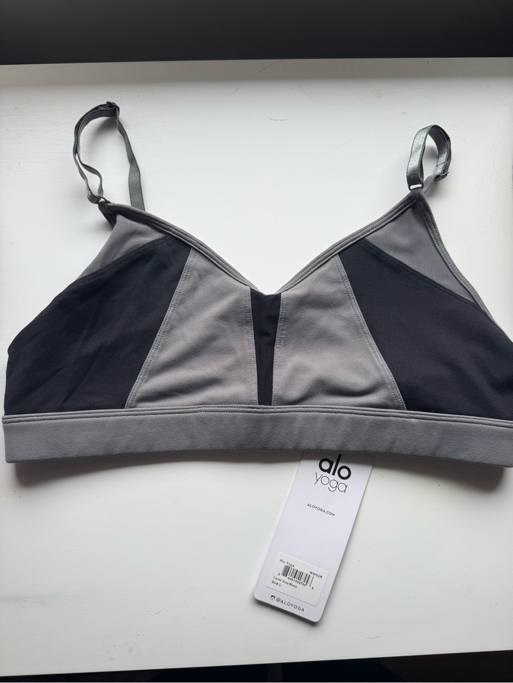 NWT ALO Yoga Trace 2 Bra Cadet Grey Black Size L W9062R
